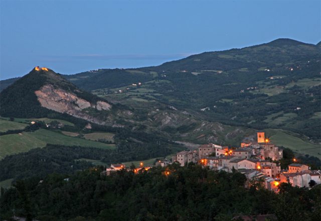 Talamello e Maioletto in lontananza