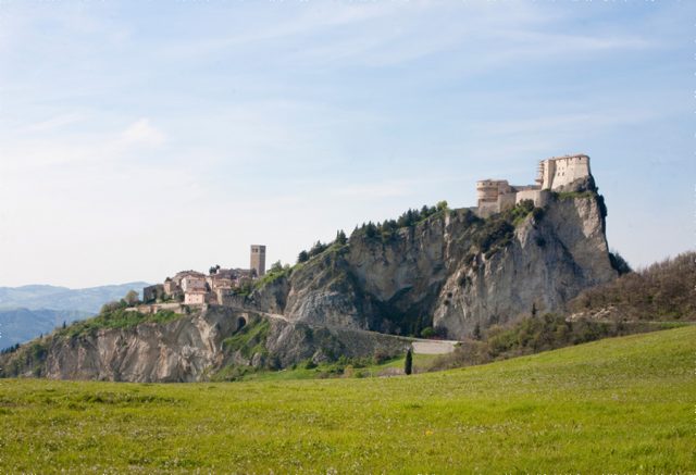 lo sperone della fortezza San Leo